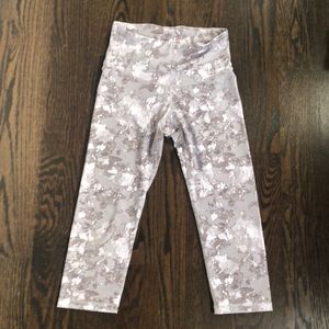 Old Navy Active Workout Cropped Leggings (small)